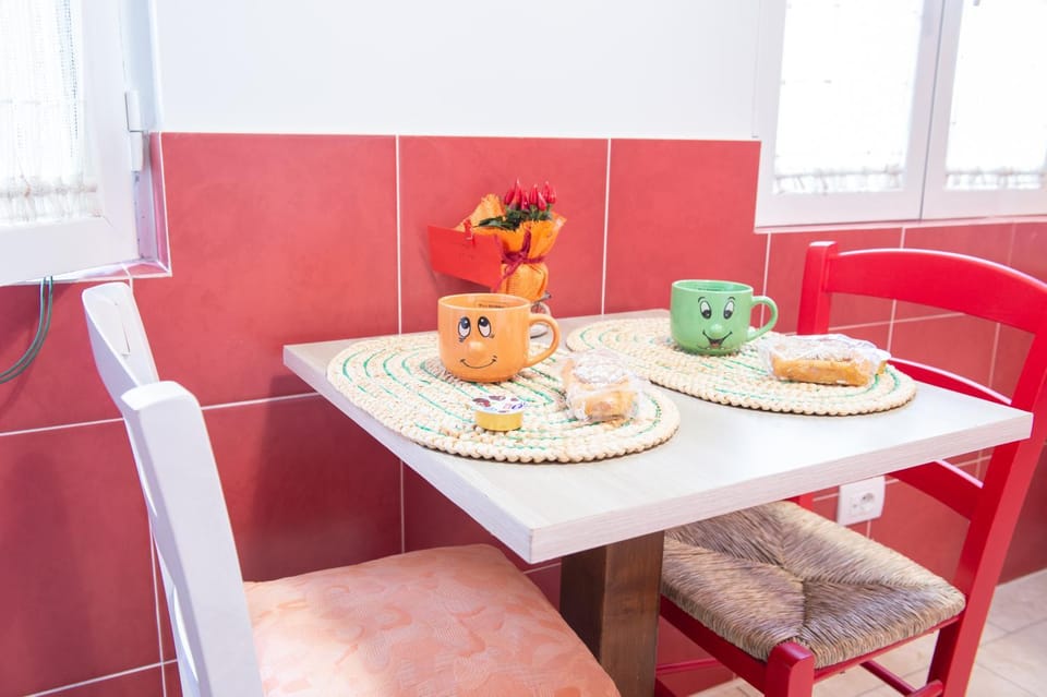 Dining area, Breakfast