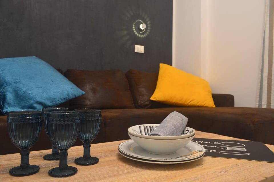 Seating area, City view, Family