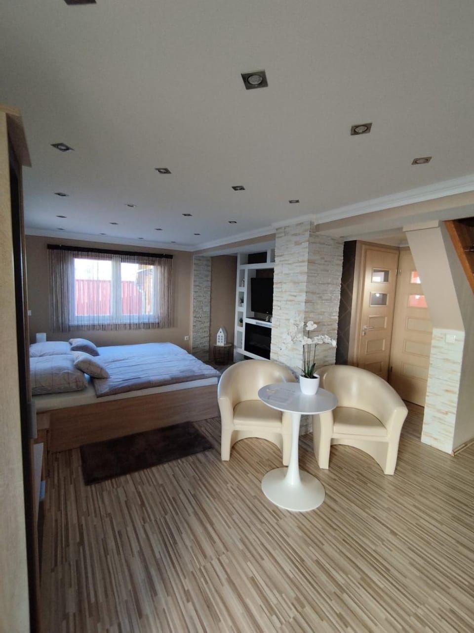 Bedroom, wardrobe