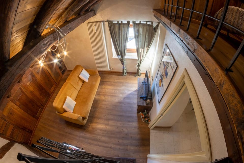 Living room, Photo of the whole room, Seating area
