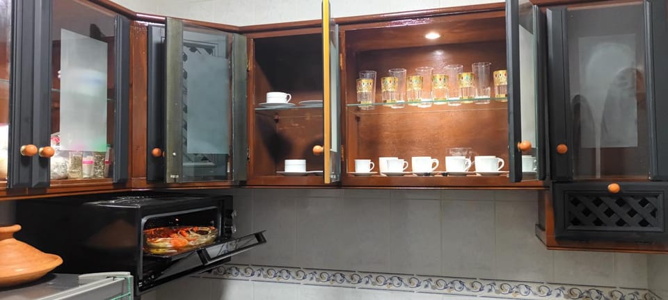 Coffee/tea facilities, Kitchen or kitchenette, minibar, oven