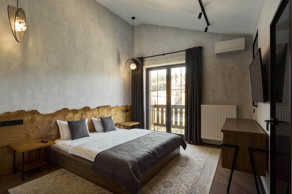 Bed, TV and multimedia, Photo of the whole room, Bedroom, air conditioner