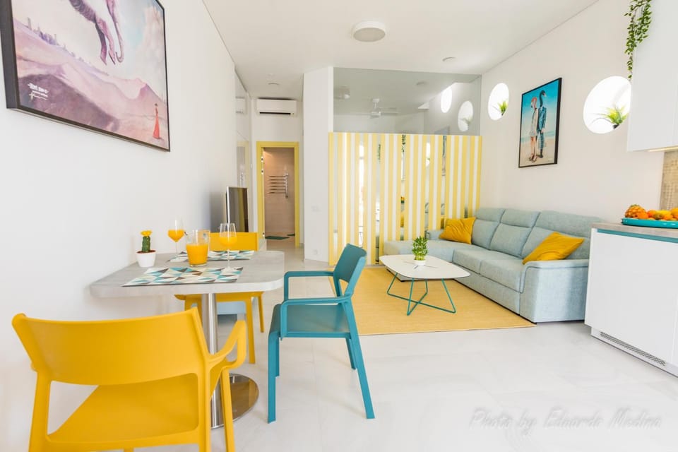 Living room, Dining area