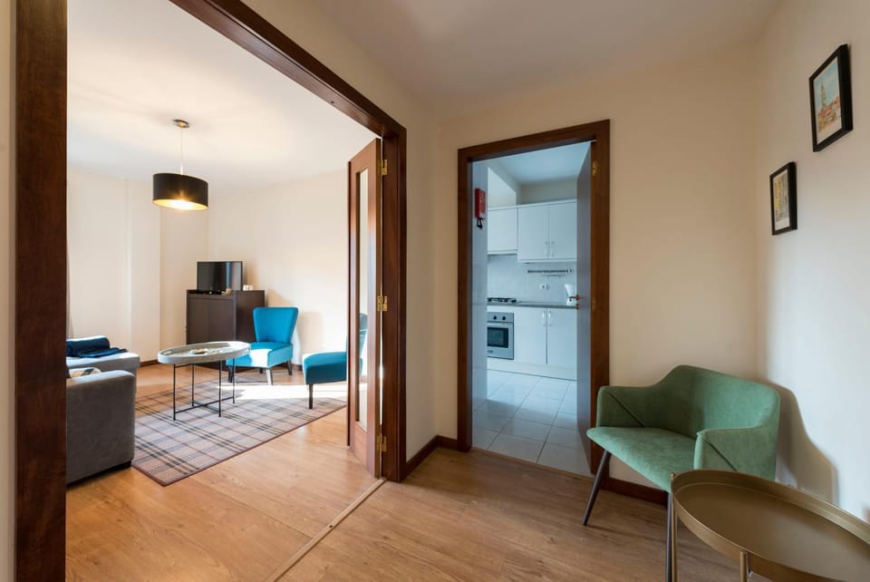 LovelyStay - Homey Feeling Flat w/ Free Parking Apartment in Porto