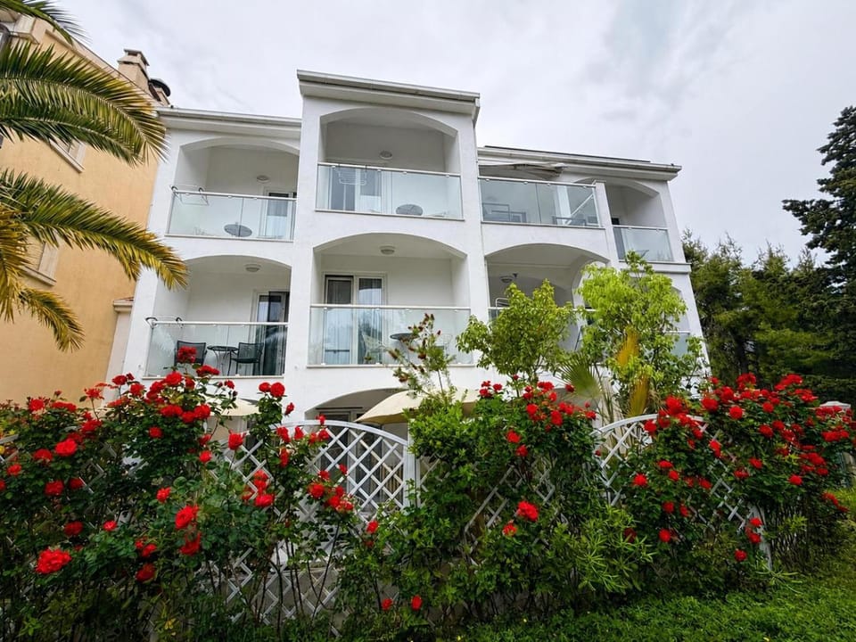 Apartments Lavica Beach Dumičić Apartment in Podstrana