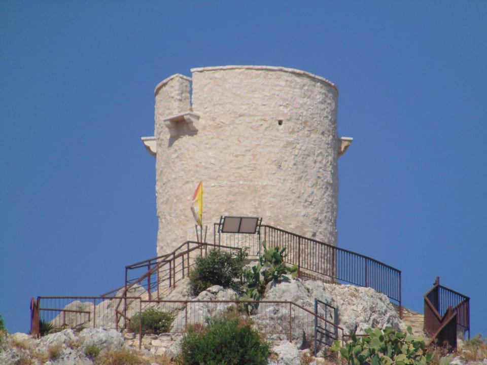 Property building, Nearby landmark, Neighbourhood, Natural landscape, Logo/Certificate/Sign, Certificate/Award