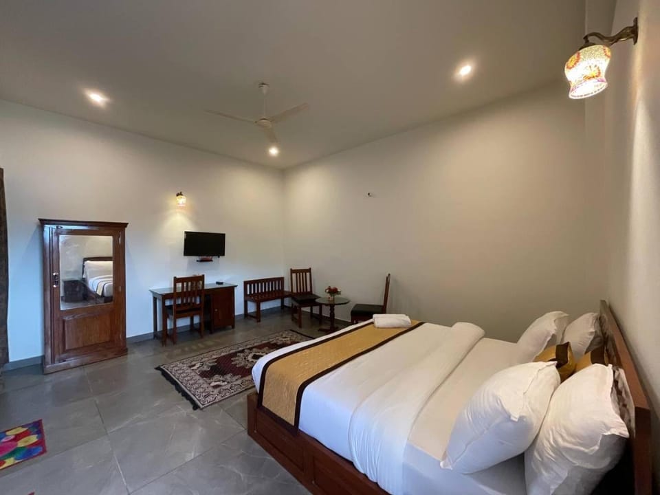 Photo of the whole room, Bedroom