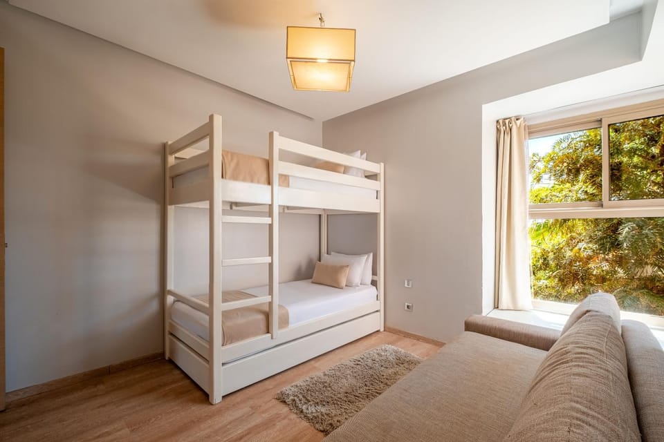 Bed, Bedroom, bunk bed
