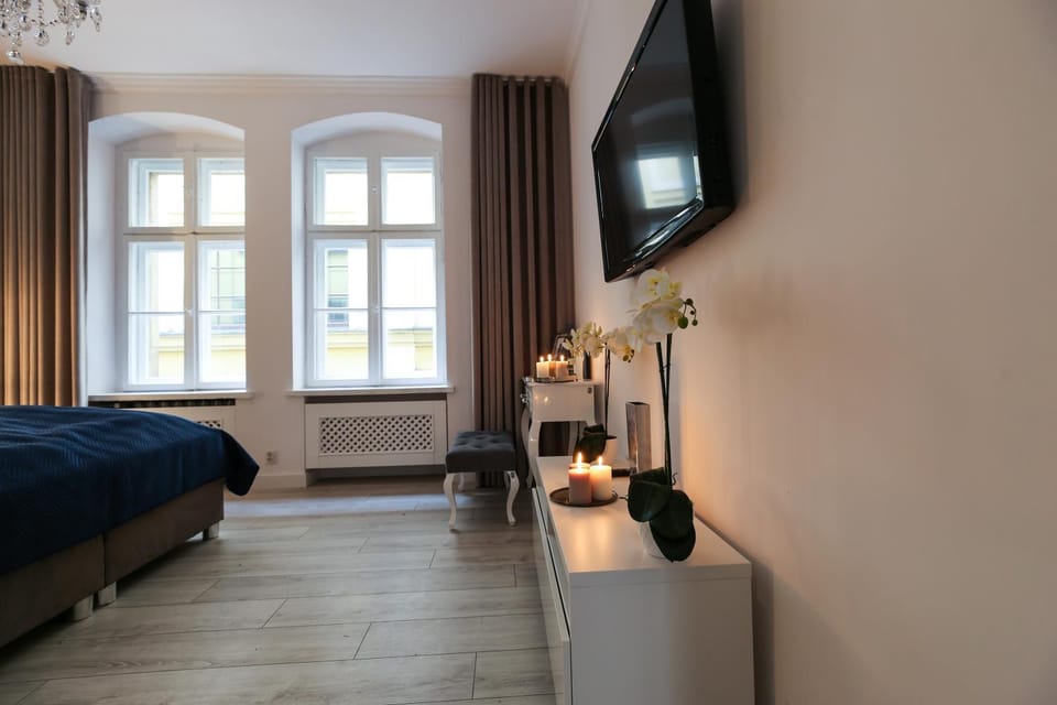 TV and multimedia, Photo of the whole room, Bedroom