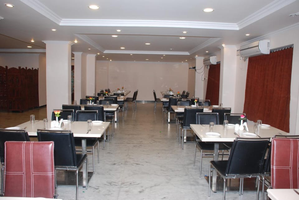 Restaurant/places to eat, Food, Drinks