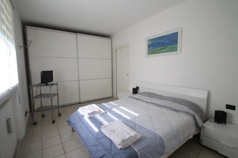 Bed, Bedroom, wardrobe, wedding