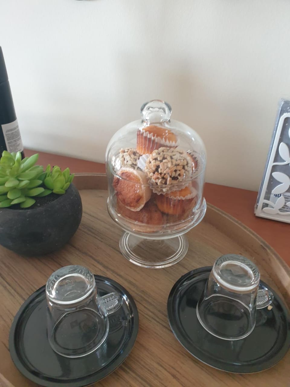 Coffee/tea facilities, Food and drinks