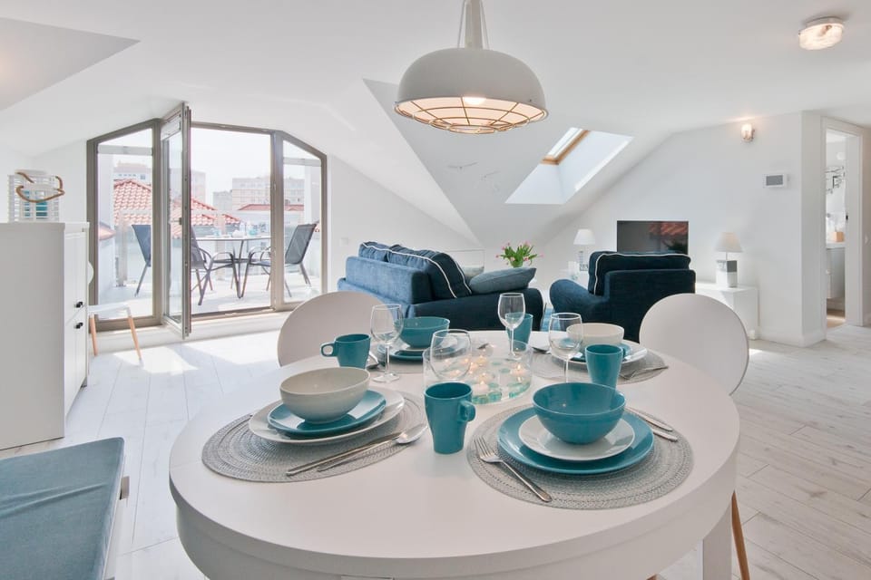 Balcony/Terrace, Living room, Seating area, Dining area