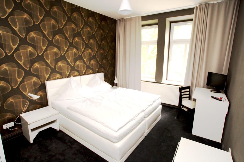 Day, Photo of the whole room