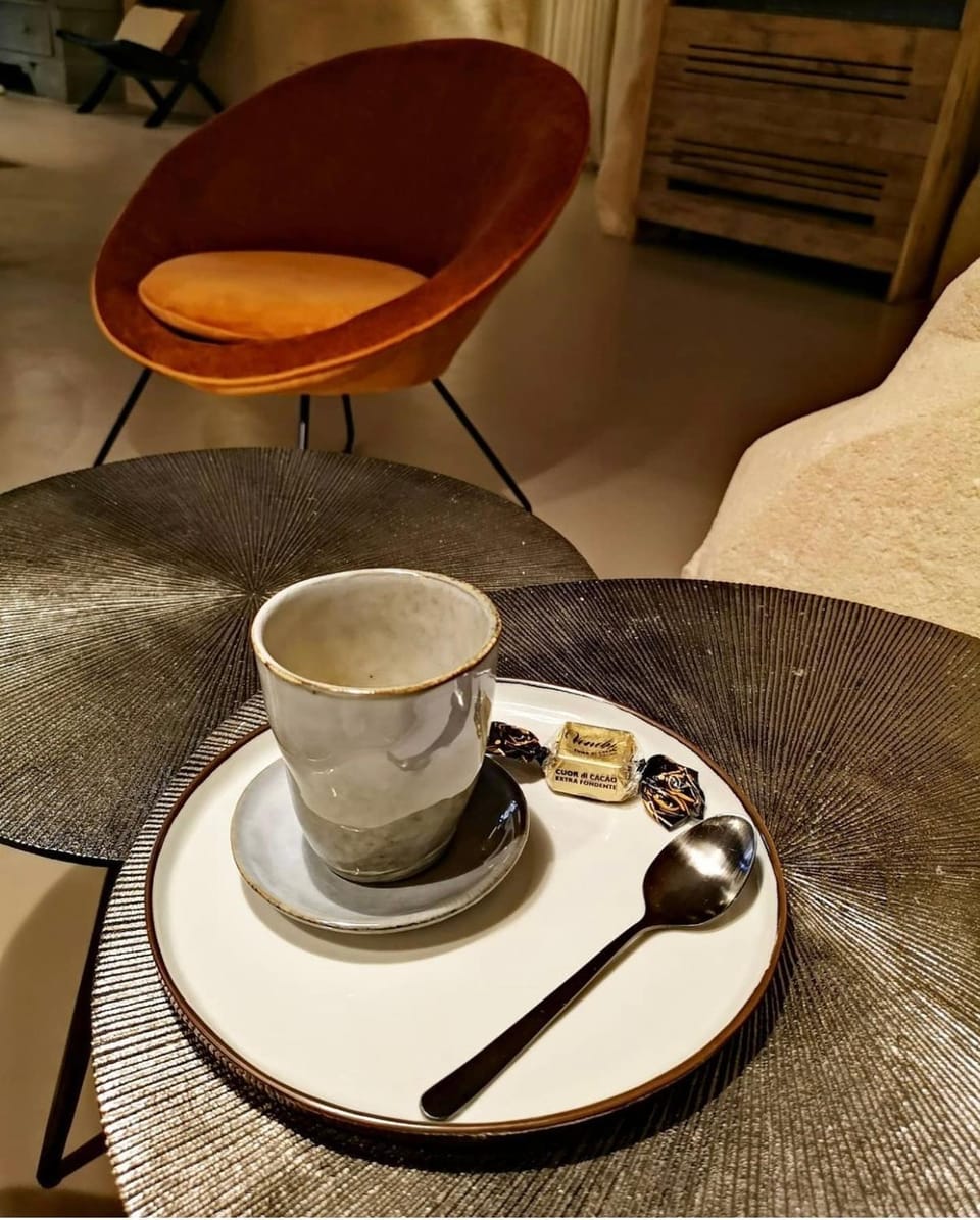 Coffee/tea facilities, Seating area