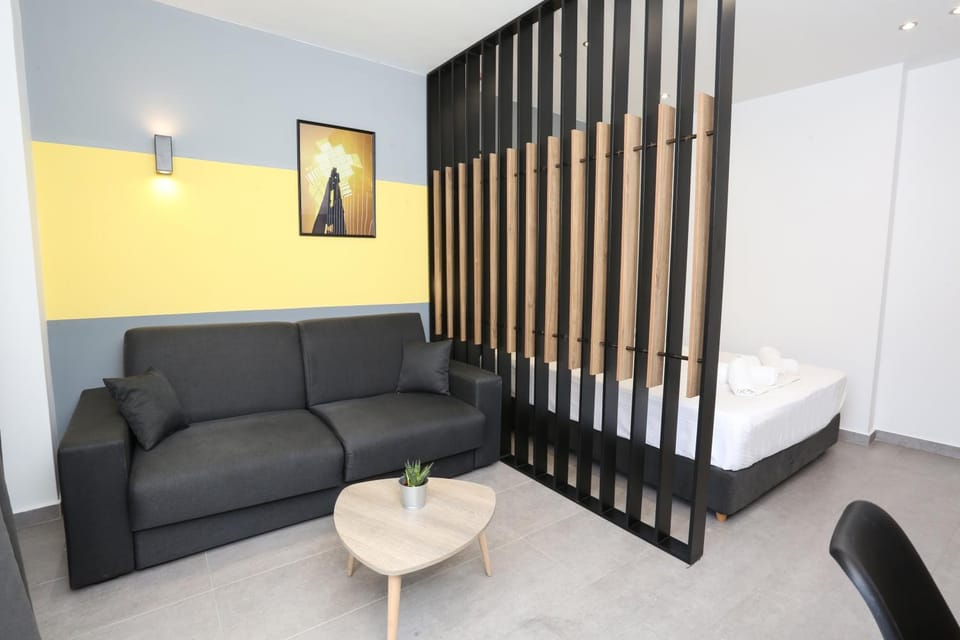 Downtown Seaside Suites Apartment in Thessaloniki