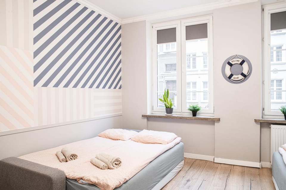 Bed, Decorative detail, Bedroom, towels