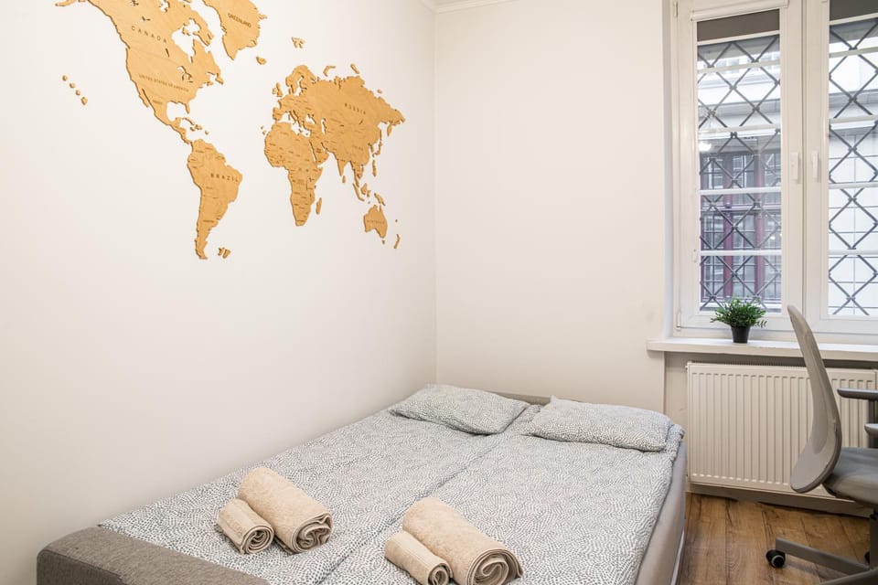 Bed, Day, Decorative detail, Bedroom, Quiet street view, heating