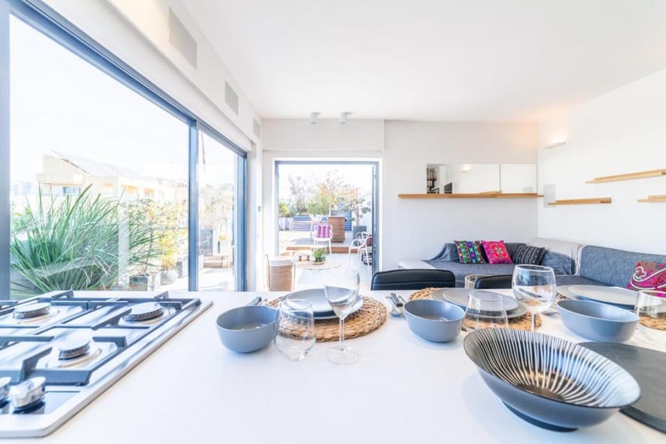Breathtaking Duplex Penthouse near Rothschild BLVD Apartment in Tel Aviv-Yafo