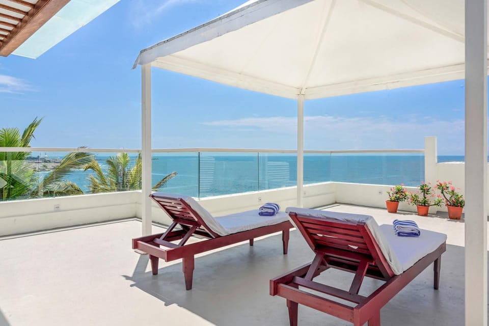 Balcony/Terrace, sunbed