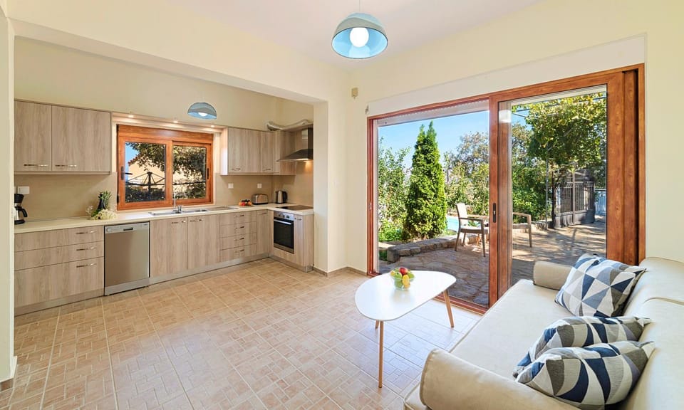 Kitchen or kitchenette, Living room, Seating area