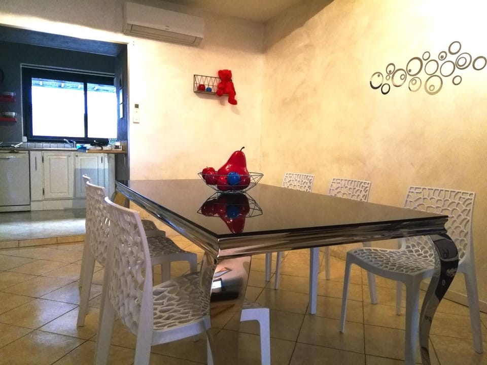 CASA BLANCA à SIGEAN-GÎTE House in Occitanie