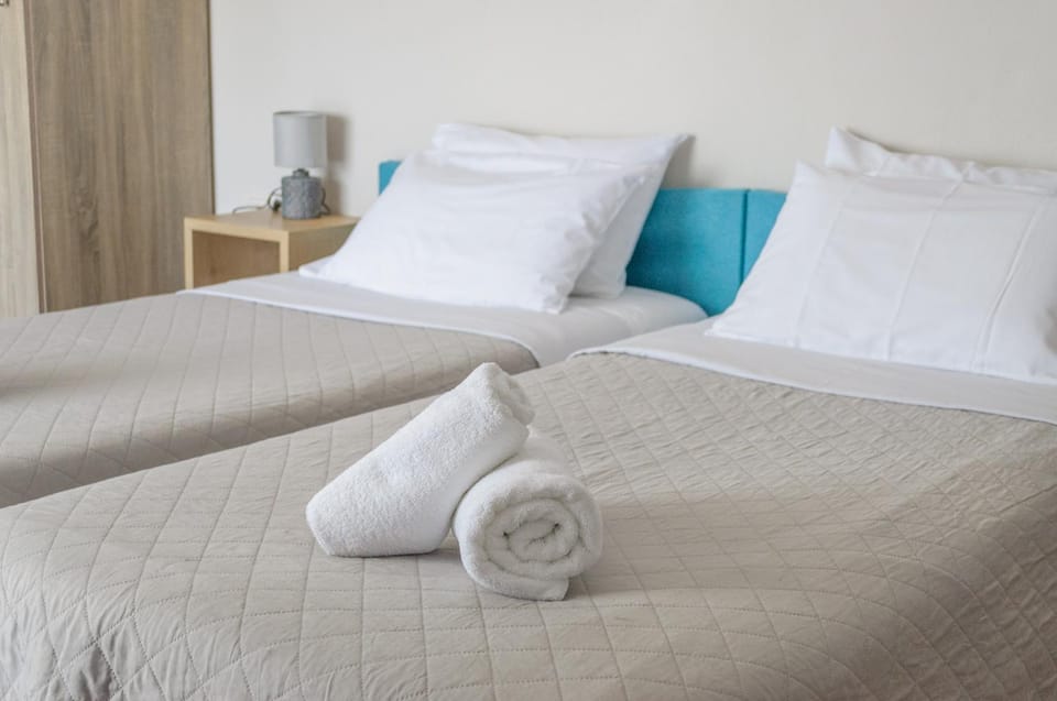 Bed, Decorative detail, Bedroom, Area and facilities, towels