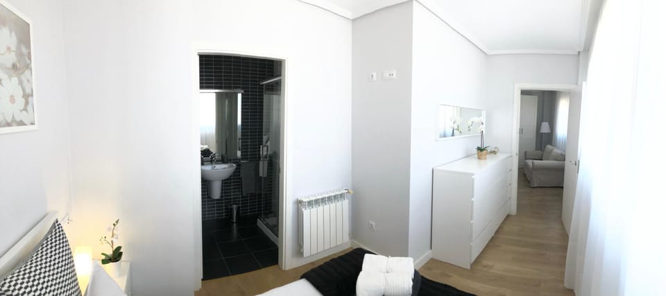 Bed, Bathroom, Bedroom