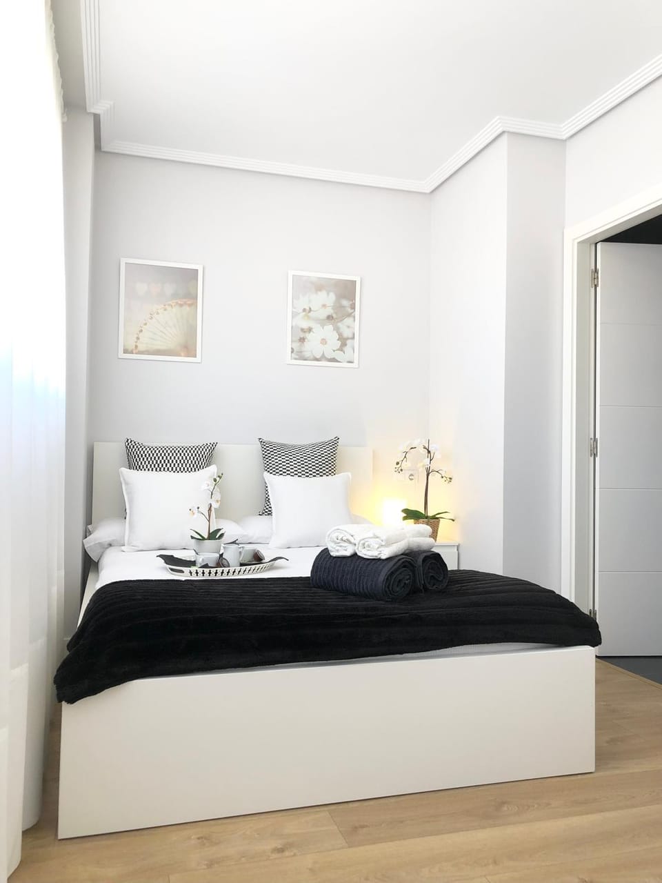 Bed, Photo of the whole room, Bedroom