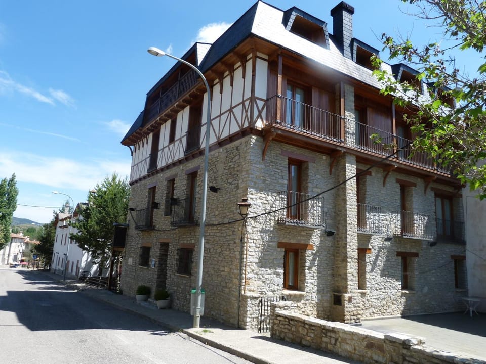 Hotel Esther Hotel in Aragon