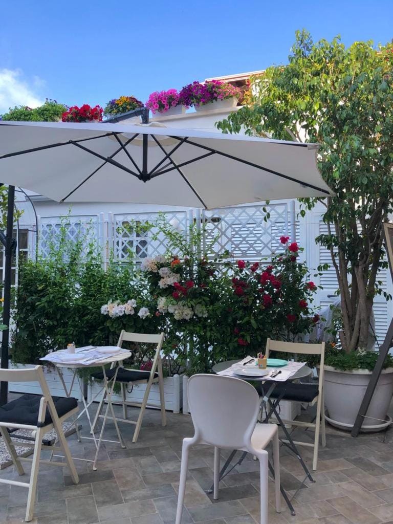 Patio, Garden, Breakfast, Buffet breakfast, Italian breakfast, Inner courtyard view