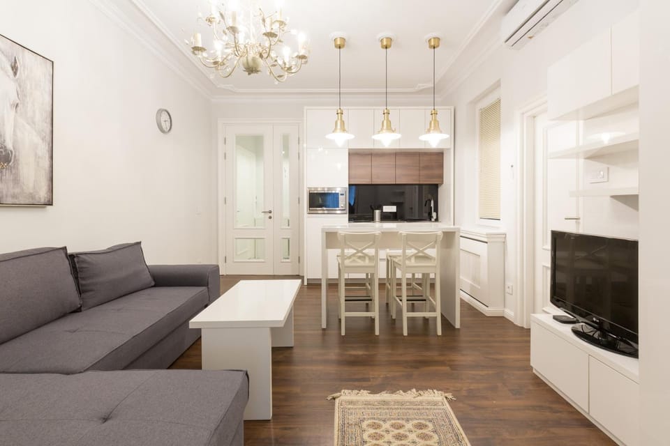 TV and multimedia, Living room, Dining area