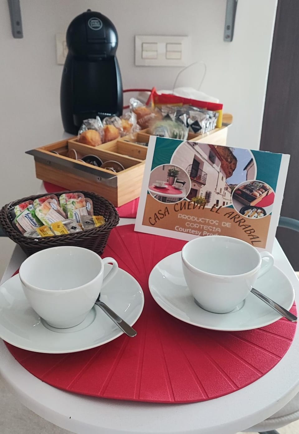 Coffee/tea facilities, Food, Breakfast