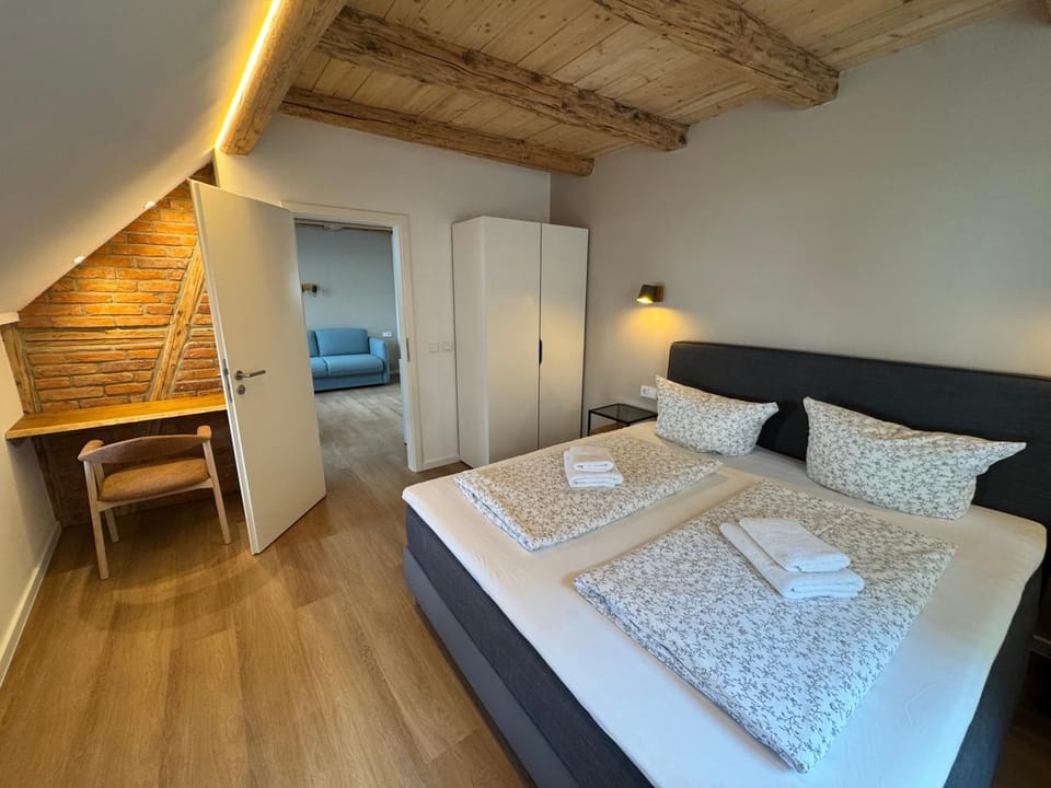 Bedroom, wardrobe