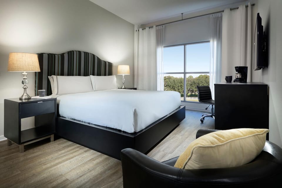 Bed, TV and multimedia, Coffee/tea facilities, View (from property/room), Bedroom