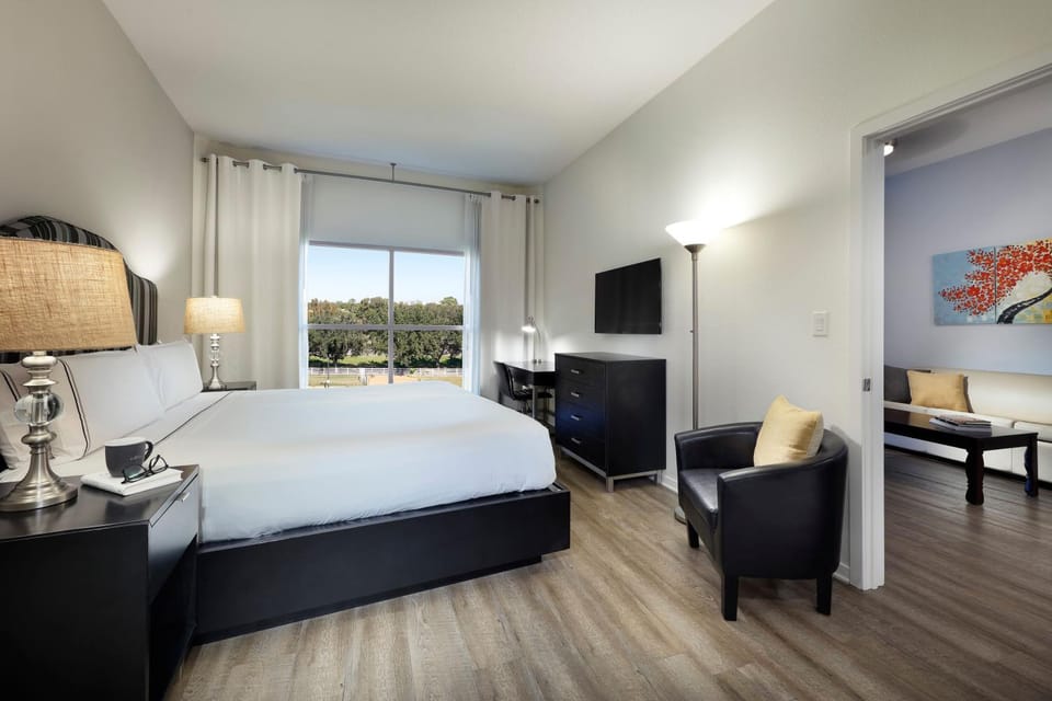 Bed, TV and multimedia, Coffee/tea facilities, View (from property/room), Bedroom