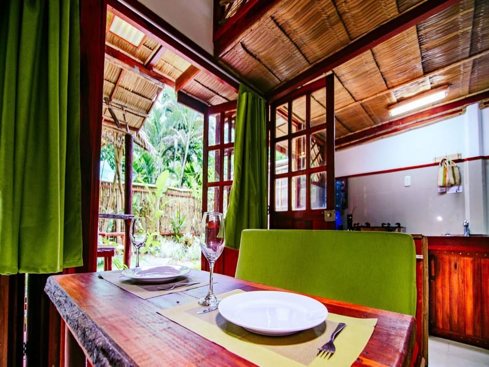 Restaurant/places to eat, Dining area