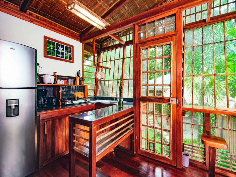 Charming 2-Person Apartment in Playa Chiquita, Puerto Viejo Apartment in Panama
