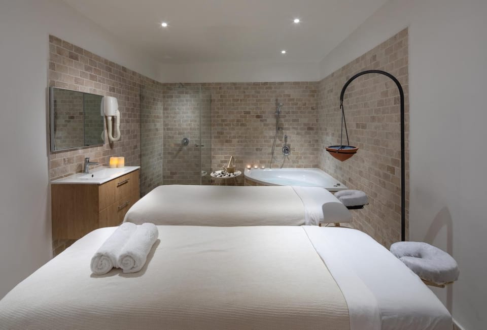 Massage, Spa and wellness centre/facilities
