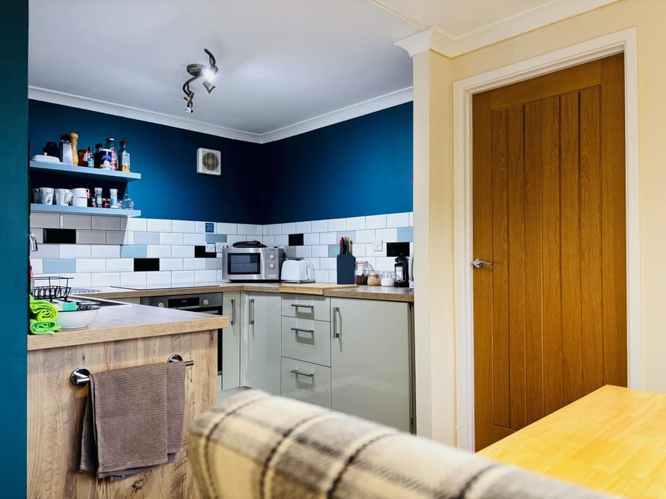 Kitchen or kitchenette, kitchen, kitchen