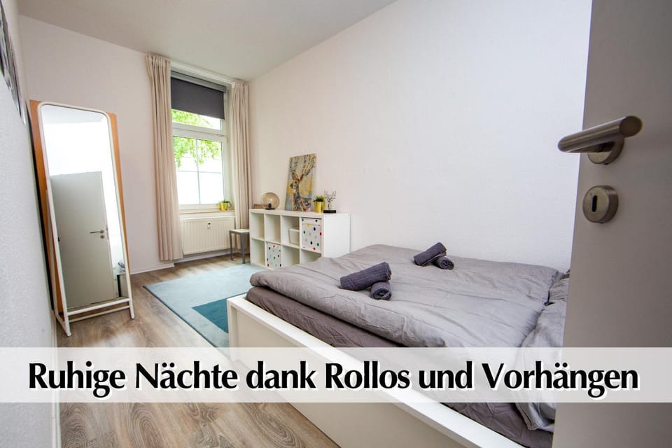 Bed, Living room, Photo of the whole room, Seating area, Bedroom, Text overlay