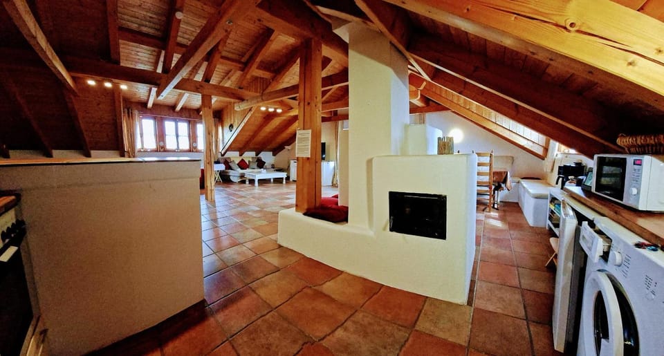 Kitchen or kitchenette, Living room