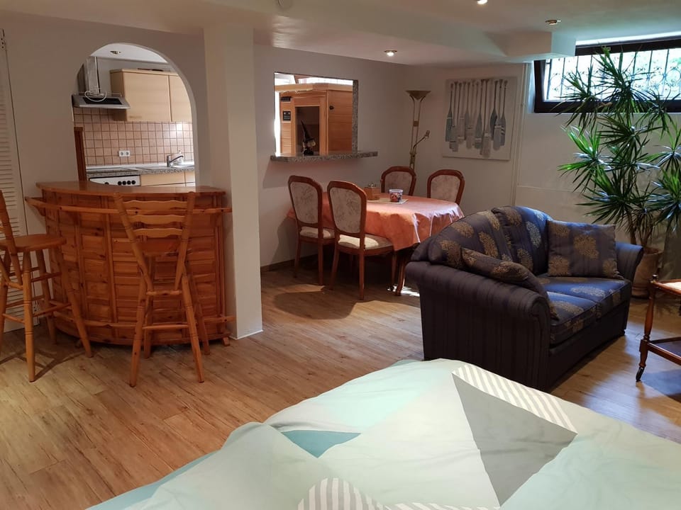 Living room, Lounge or bar