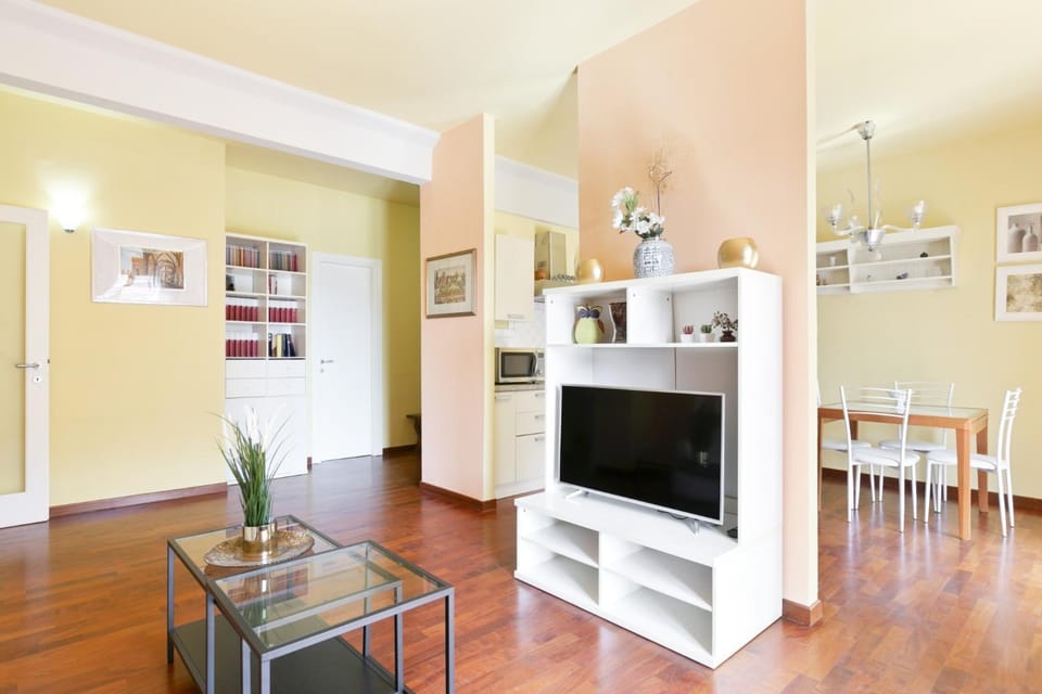 TV and multimedia, Living room, Seating area