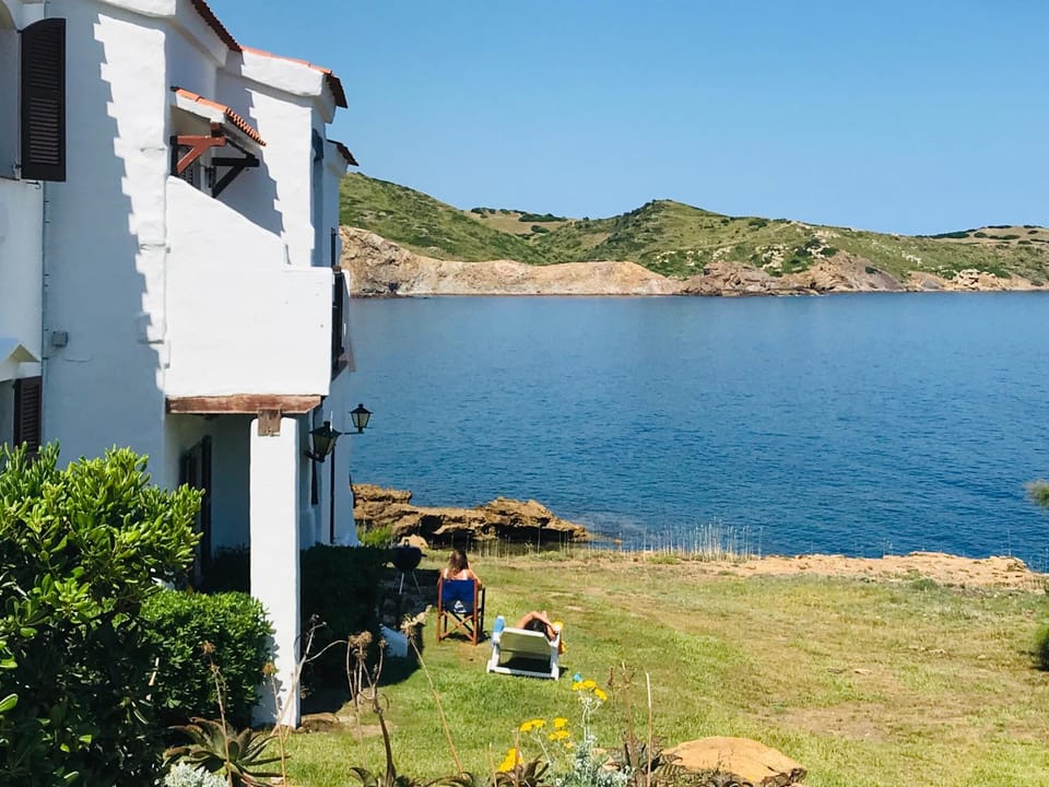 Apartamento en el mar con terraza Apartment in Platges de Fornells