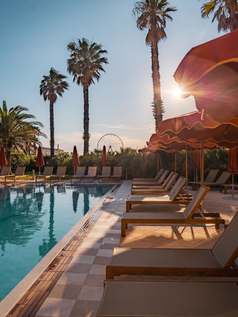 Pool view, Swimming pool, sunbed