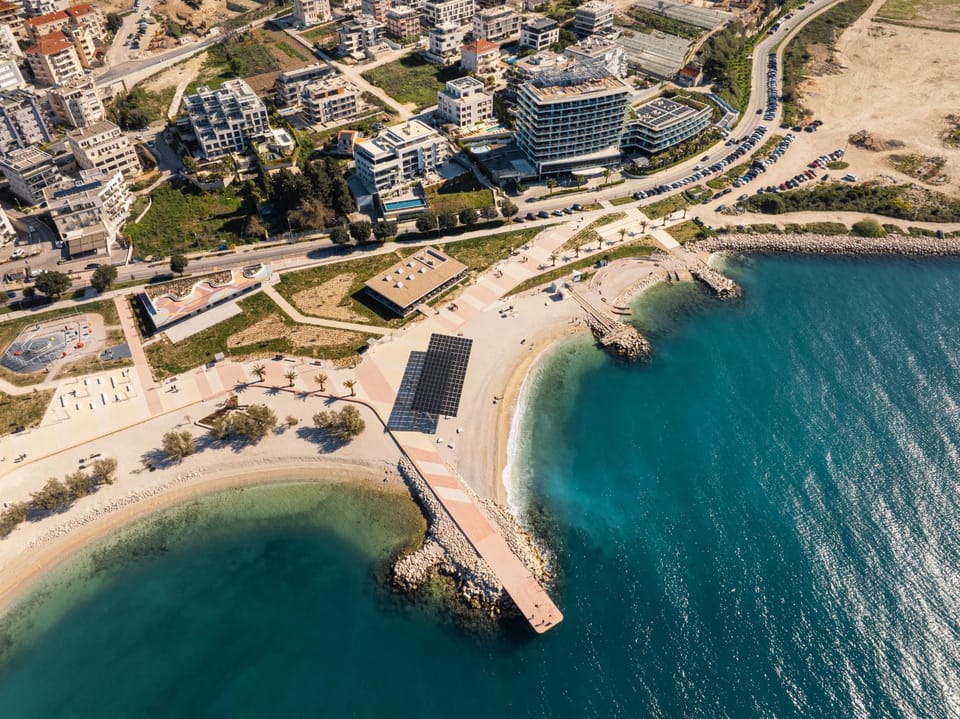 Neighbourhood, Natural landscape, Bird's eye view, Beach, Location