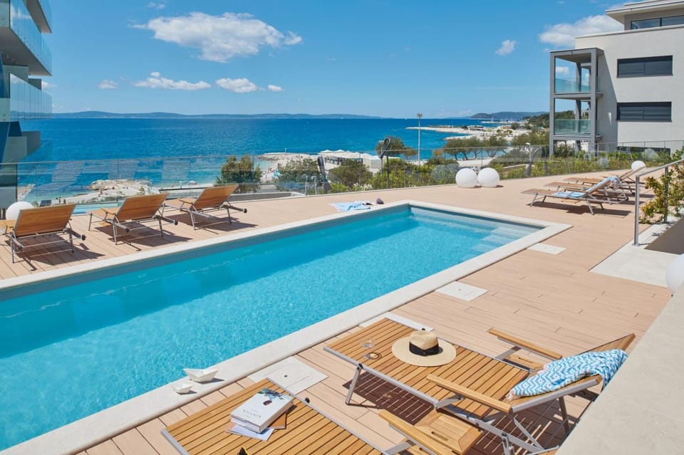 Pool view, Swimming pool