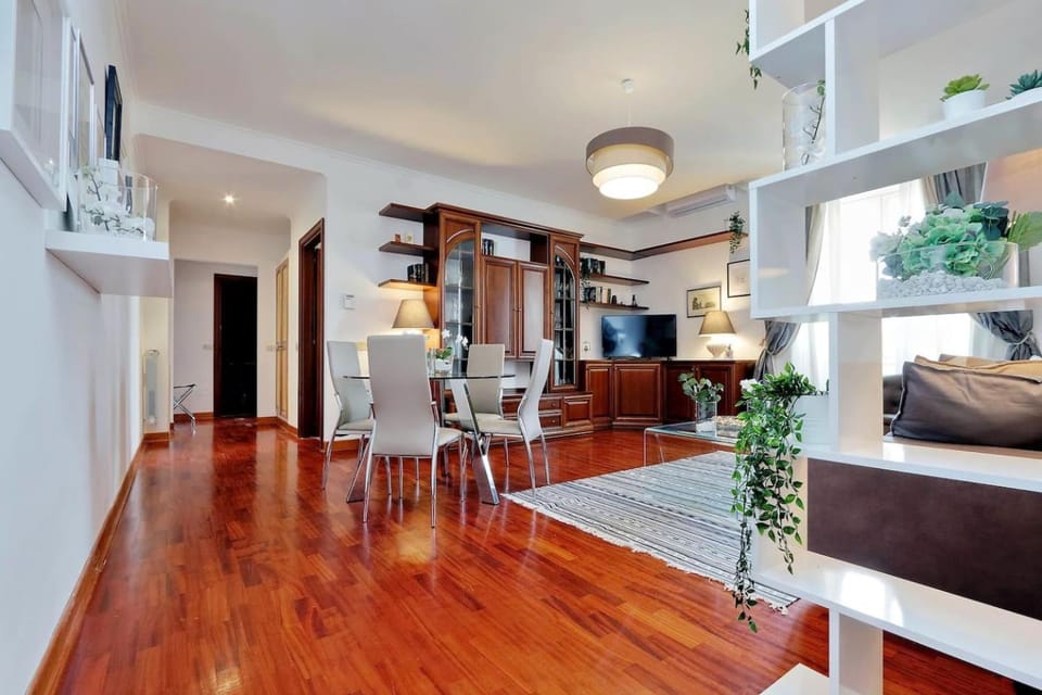Communal lounge/ TV room, TV and multimedia, Living room, Photo of the whole room, Decorative detail, Seating area
