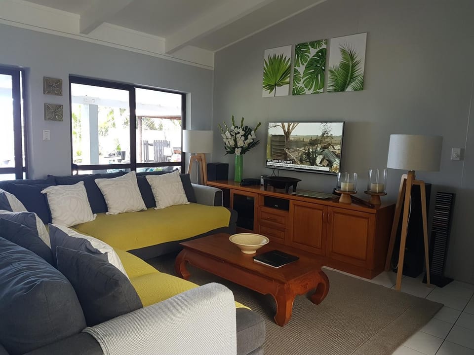Sunset Quay Villa in Arorangi District